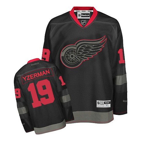 Detroit Red Wings - Steve Yzerman Player Gray NHL T-Shirt :: FansMania